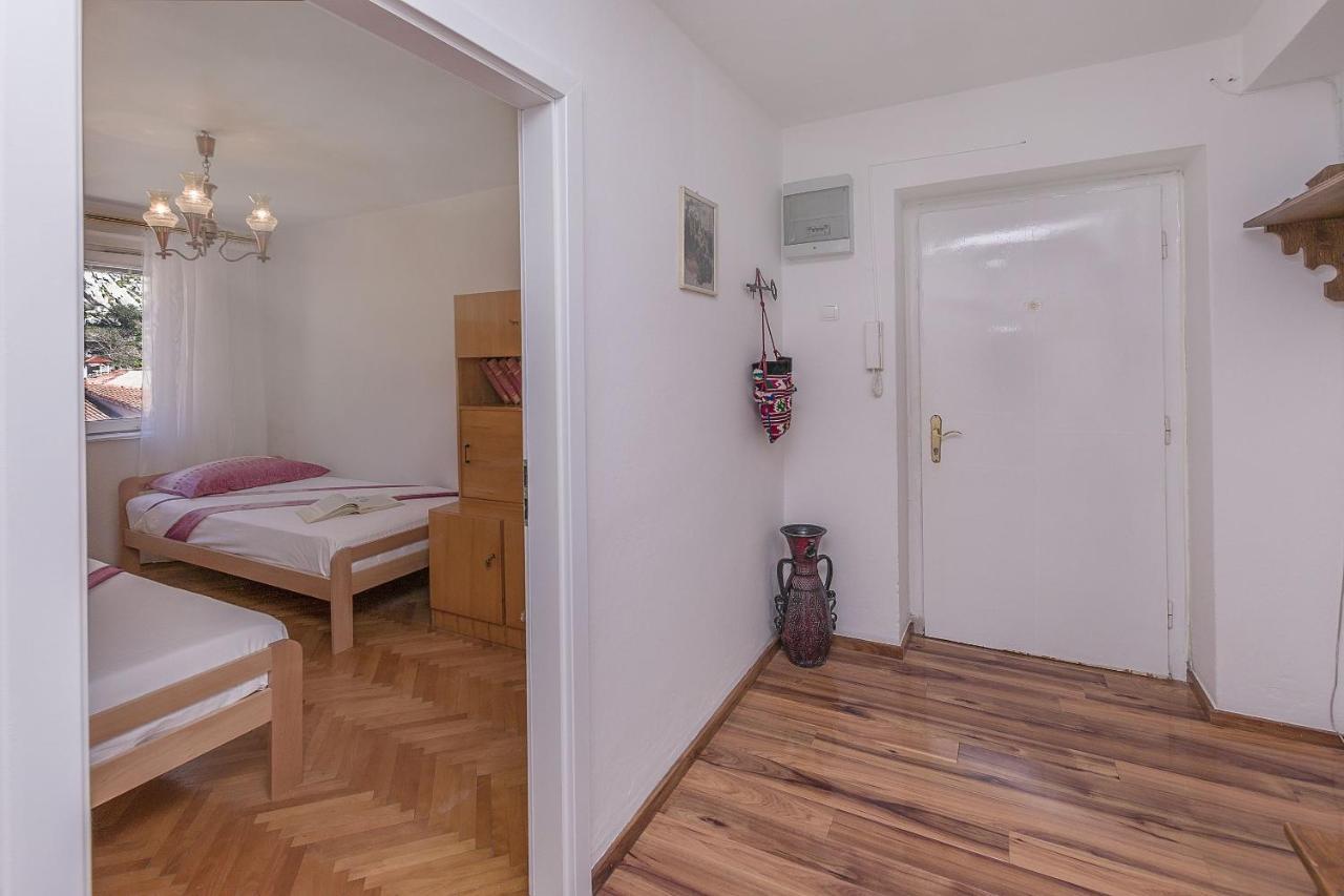 Apartment Nansy Omiš Exterior foto