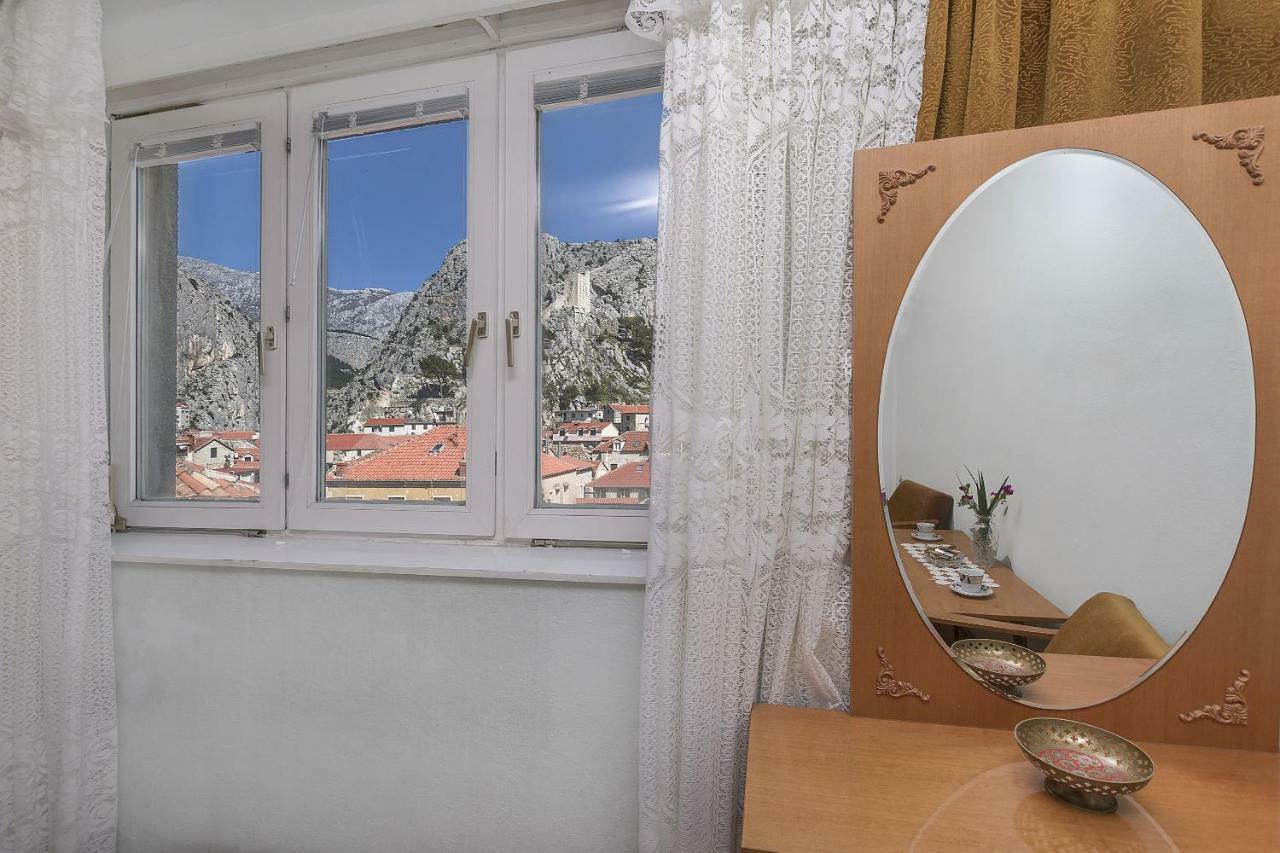 Apartment Nansy Omiš Exterior foto